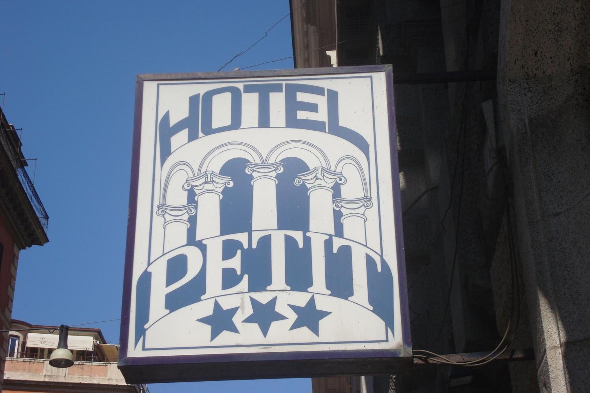 Hotel Le Petit — Photos 1